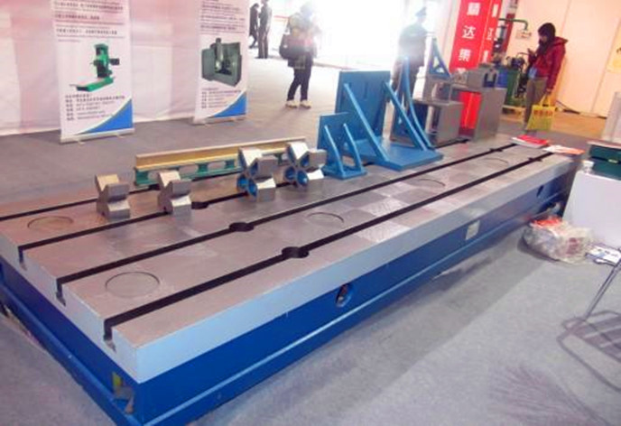 檢定鑄鐵平板平面度的方法和步驟