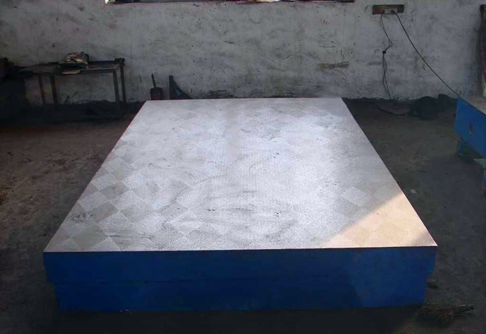 鑄鐵平板和巖石平板的優缺點